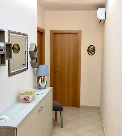 L'arca - In Centro Nocleg ze śniadaniem 3*
